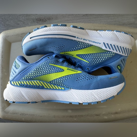Brooks Adrenaline GTS 22 women’s 7.5 medium (1B) - Picture 5 of 6